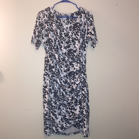 Beautiful H&M Ruched Dress - Picture 5 of 8